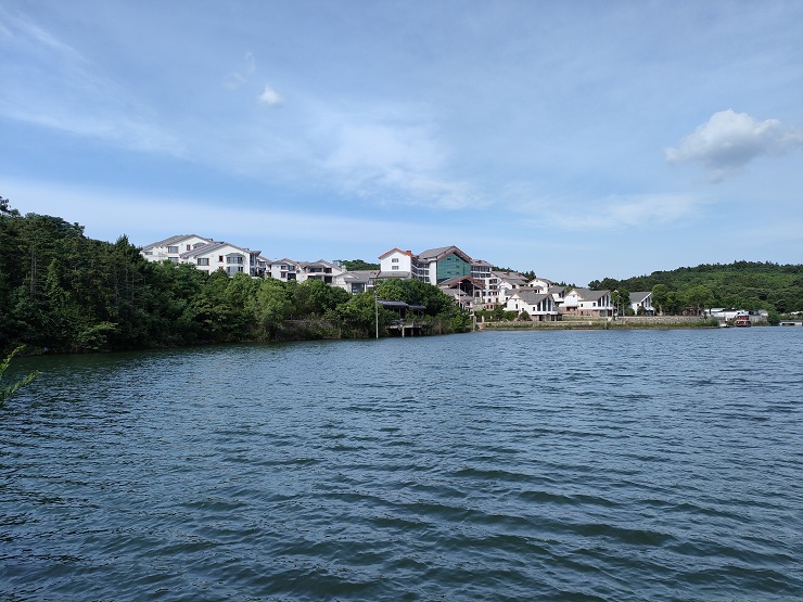 中(zhōng)加長(cháng)龍山(shān)别墅